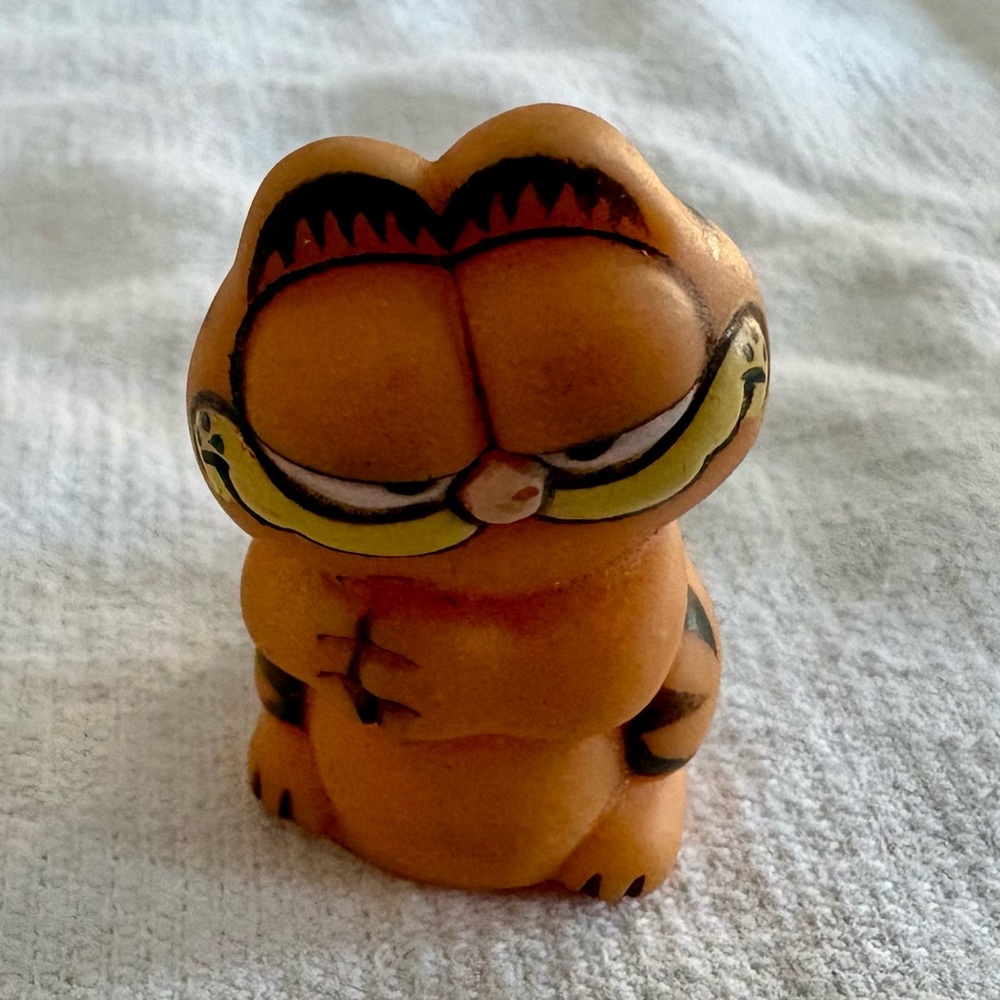 1981 Garfield Cat Rubber Topper Vintage United Feature Syndicate Inc PVC Toy